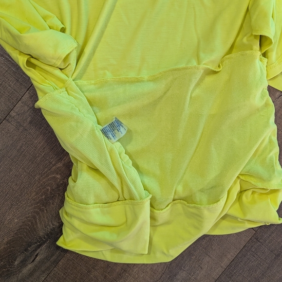 Peter Nygård Shirt - Picture 2 of 4